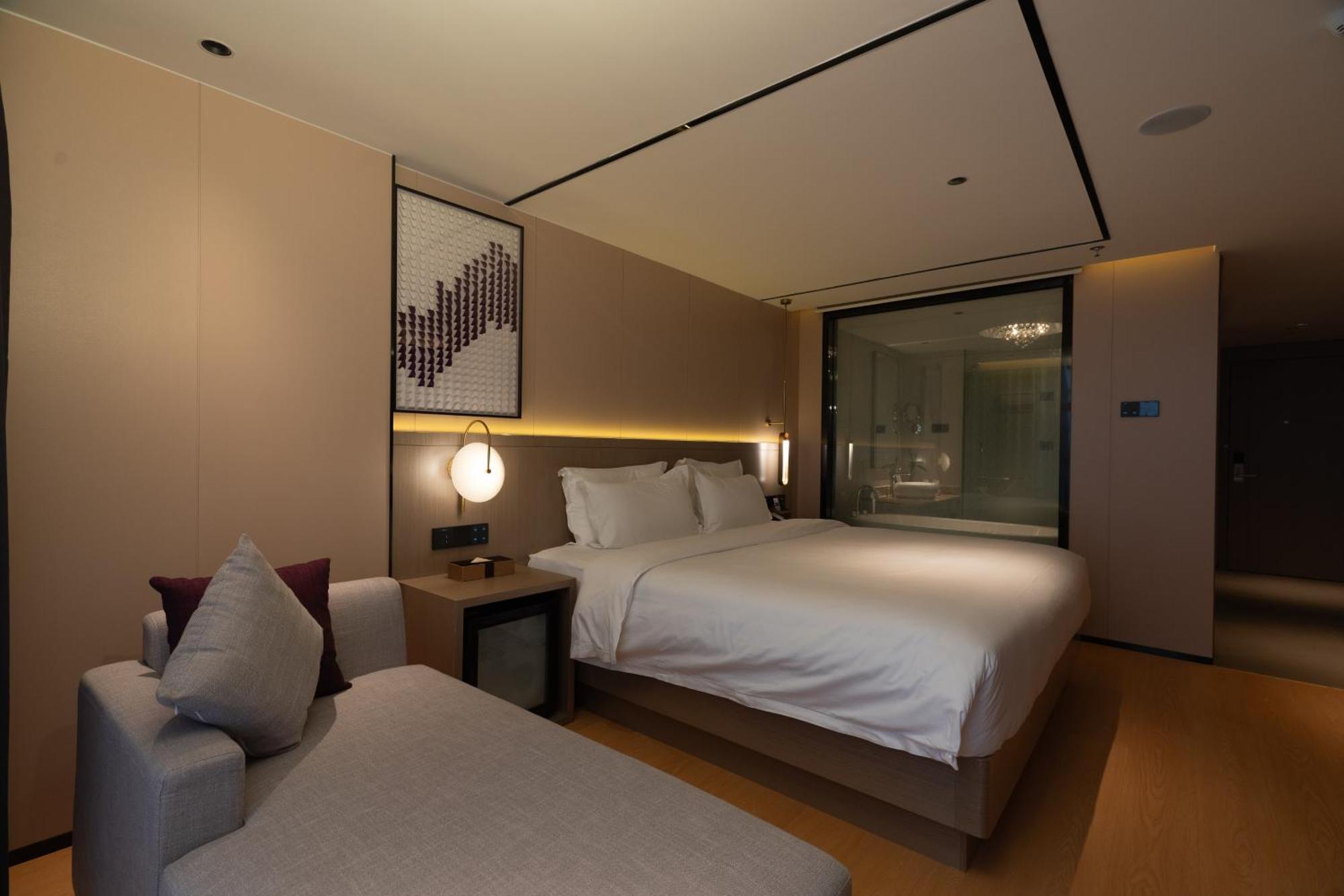 Lavande International Hotel Guangzhou Taikoo Hui Square Shipaiqiao Metro Station Branch - Free Shuttle Bus To Canton Fair Complex During Canton Fair Period & Free Vpn Internet Access Kültér fotó