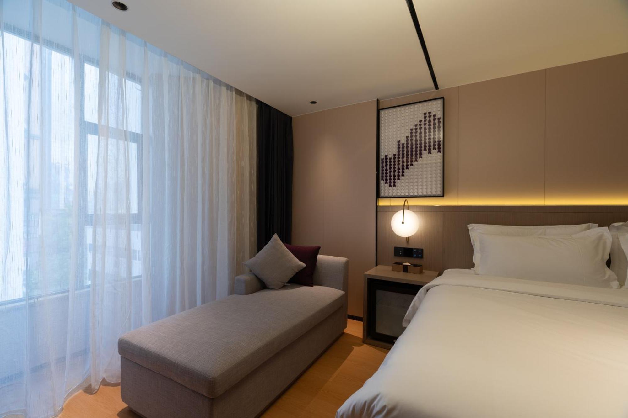Lavande International Hotel Guangzhou Taikoo Hui Square Shipaiqiao Metro Station Branch - Free Shuttle Bus To Canton Fair Complex During Canton Fair Period & Free Vpn Internet Access Kültér fotó
