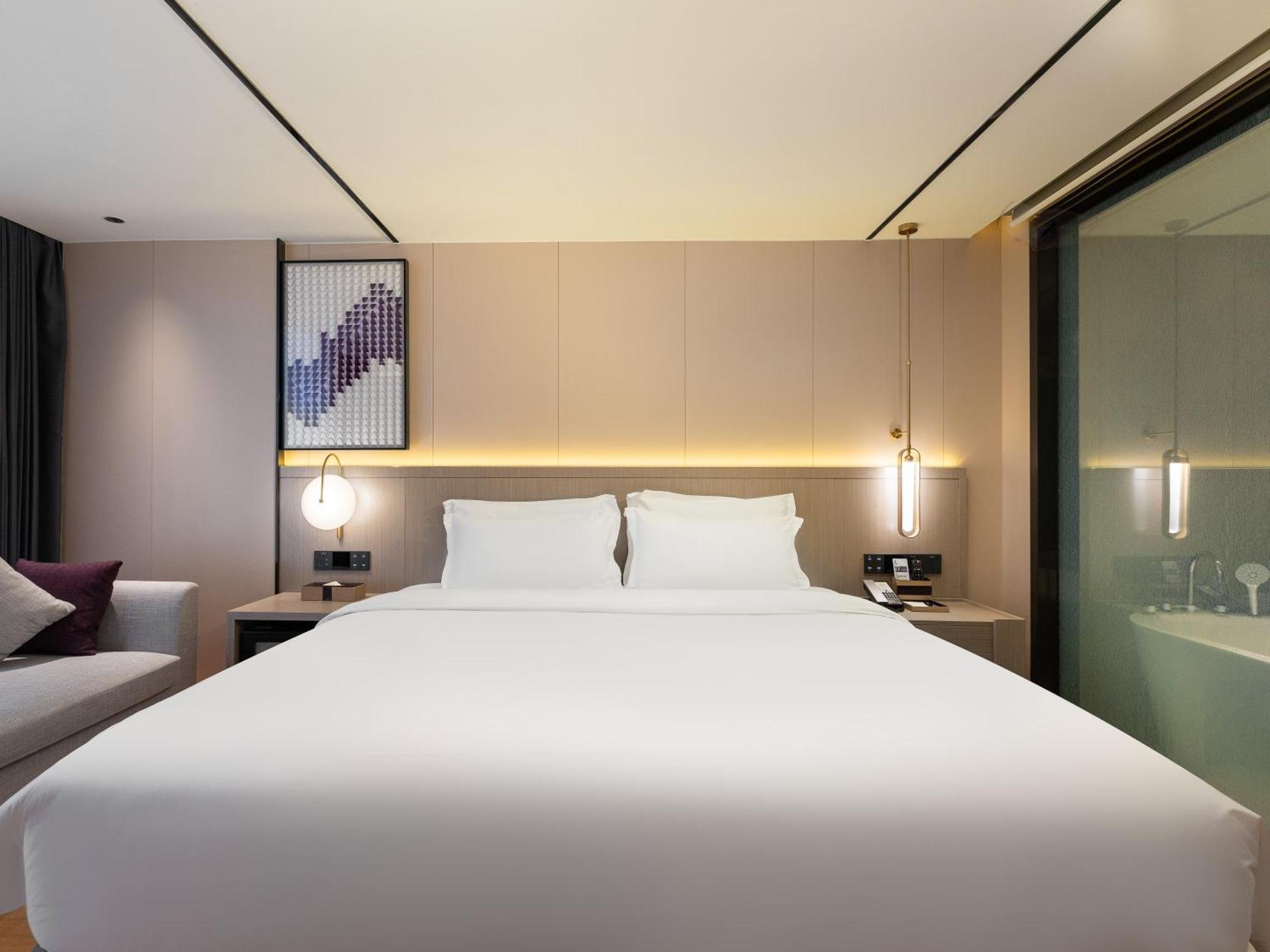 Lavande International Hotel Guangzhou Taikoo Hui Square Shipaiqiao Metro Station Branch - Free Shuttle Bus To Canton Fair Complex During Canton Fair Period & Free Vpn Internet Access Kültér fotó
