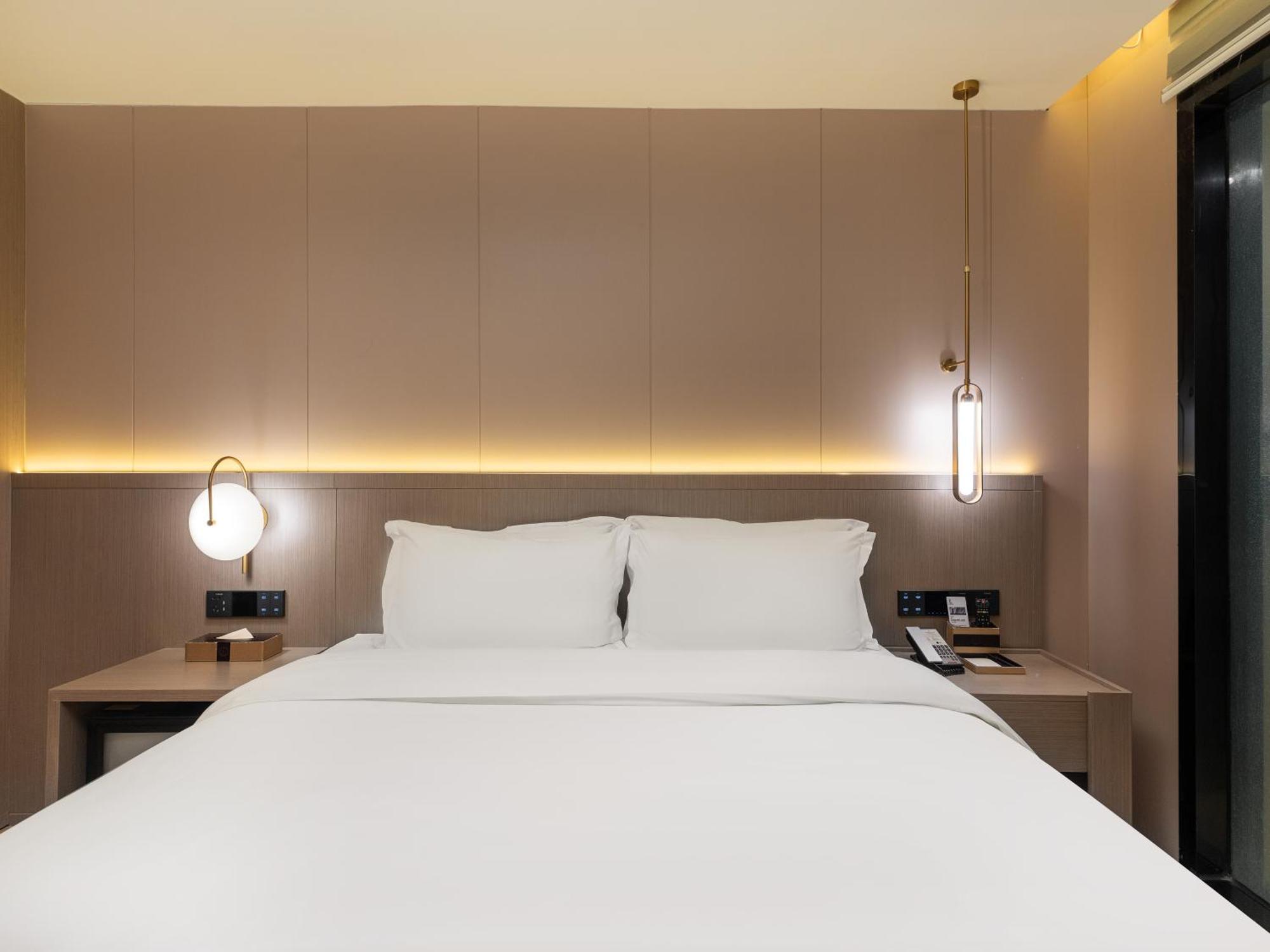 Lavande International Hotel Guangzhou Taikoo Hui Square Shipaiqiao Metro Station Branch - Free Shuttle Bus To Canton Fair Complex During Canton Fair Period & Free Vpn Internet Access Kültér fotó
