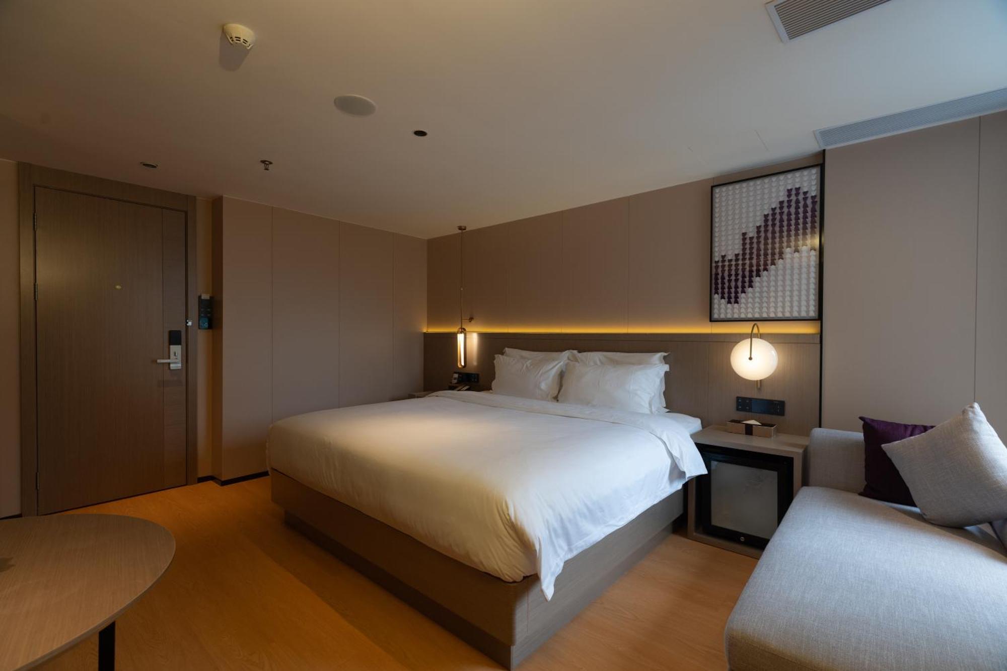 Lavande International Hotel Guangzhou Taikoo Hui Square Shipaiqiao Metro Station Branch - Free Shuttle Bus To Canton Fair Complex During Canton Fair Period & Free Vpn Internet Access Kültér fotó