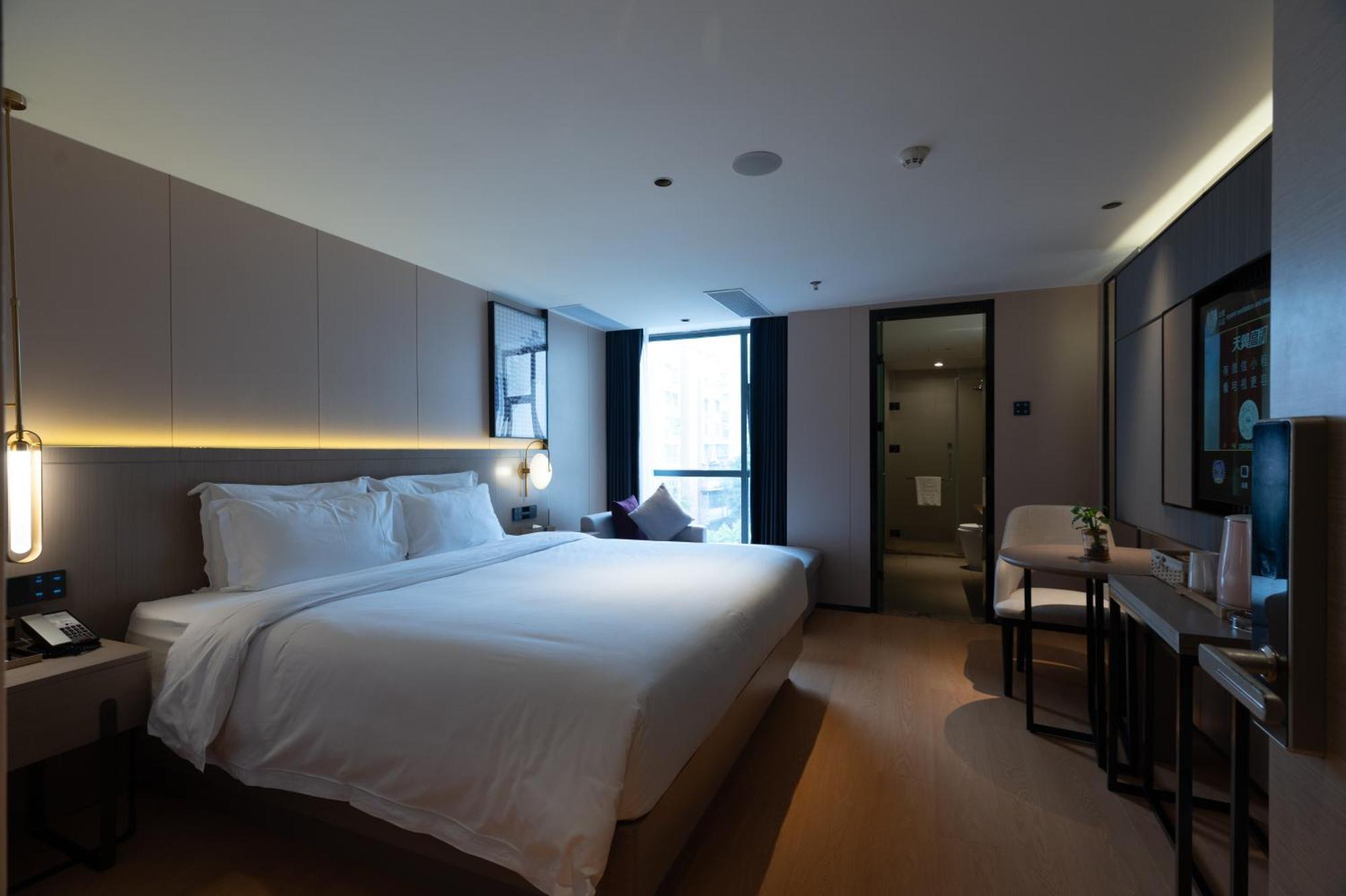 Lavande International Hotel Guangzhou Taikoo Hui Square Shipaiqiao Metro Station Branch - Free Shuttle Bus To Canton Fair Complex During Canton Fair Period & Free Vpn Internet Access Kültér fotó
