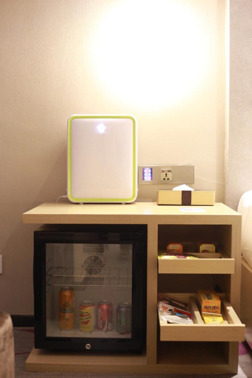 Lavande International Hotel Guangzhou Taikoo Hui Square Shipaiqiao Metro Station Branch - Free Shuttle Bus To Canton Fair Complex During Canton Fair Period & Free Vpn Internet Access Kültér fotó