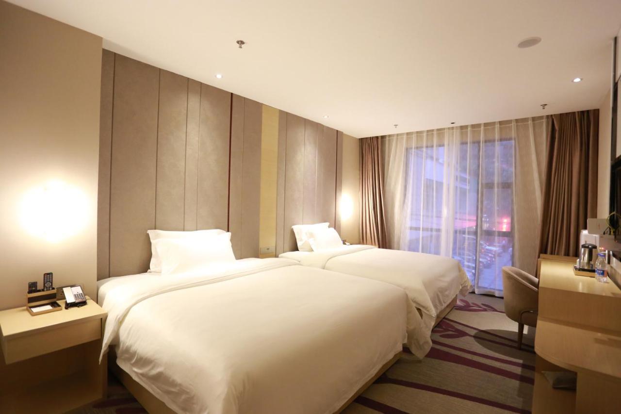 Lavande International Hotel Guangzhou Taikoo Hui Square Shipaiqiao Metro Station Branch - Free Shuttle Bus To Canton Fair Complex During Canton Fair Period & Free Vpn Internet Access Kültér fotó