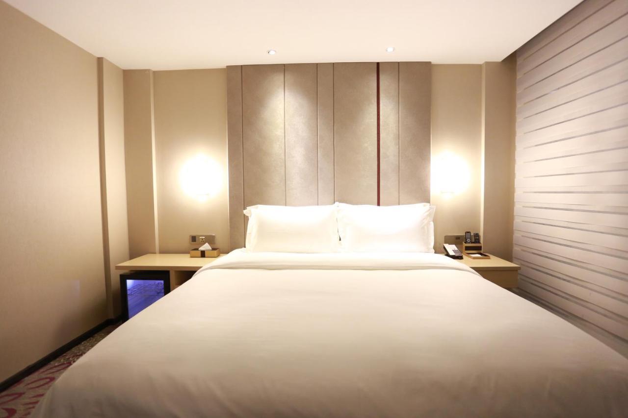 Lavande International Hotel Guangzhou Taikoo Hui Square Shipaiqiao Metro Station Branch - Free Shuttle Bus To Canton Fair Complex During Canton Fair Period & Free Vpn Internet Access Kültér fotó